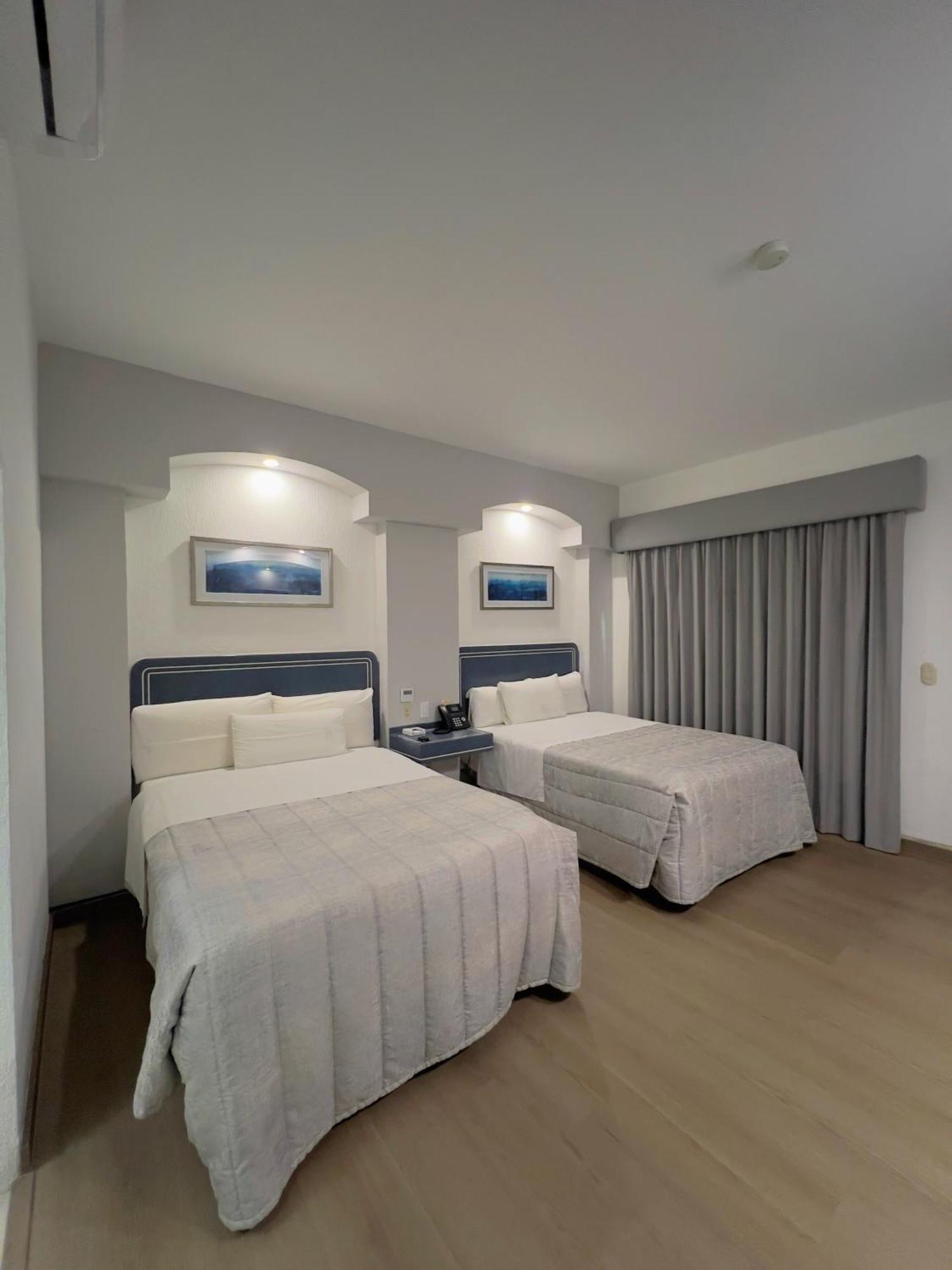 Hotel Pacific Tijuana Room photo