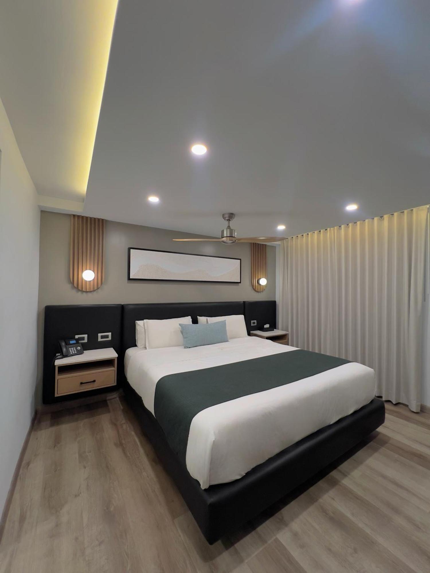 Hotel Pacific Tijuana Room photo