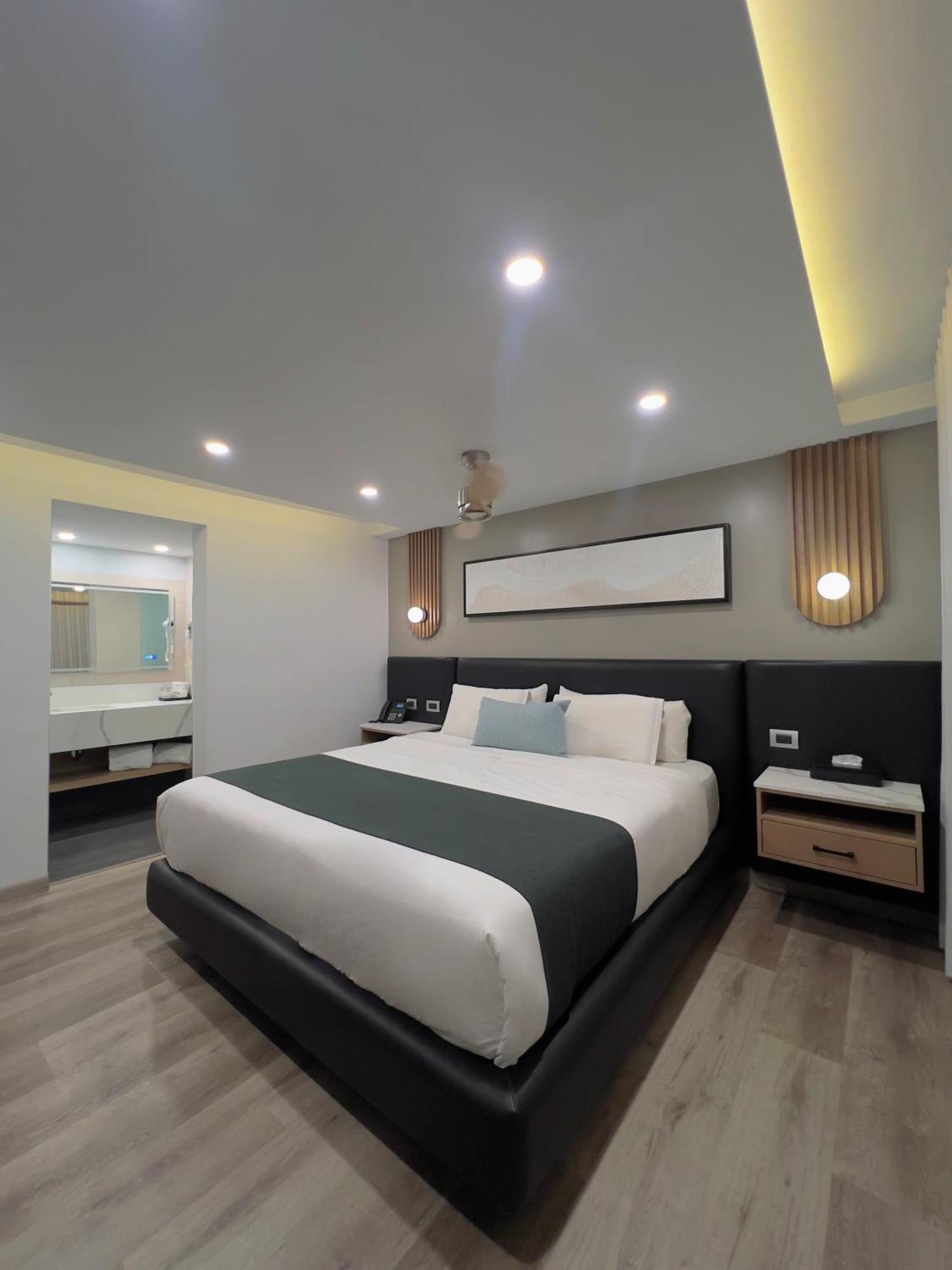 Hotel Pacific Tijuana Room photo